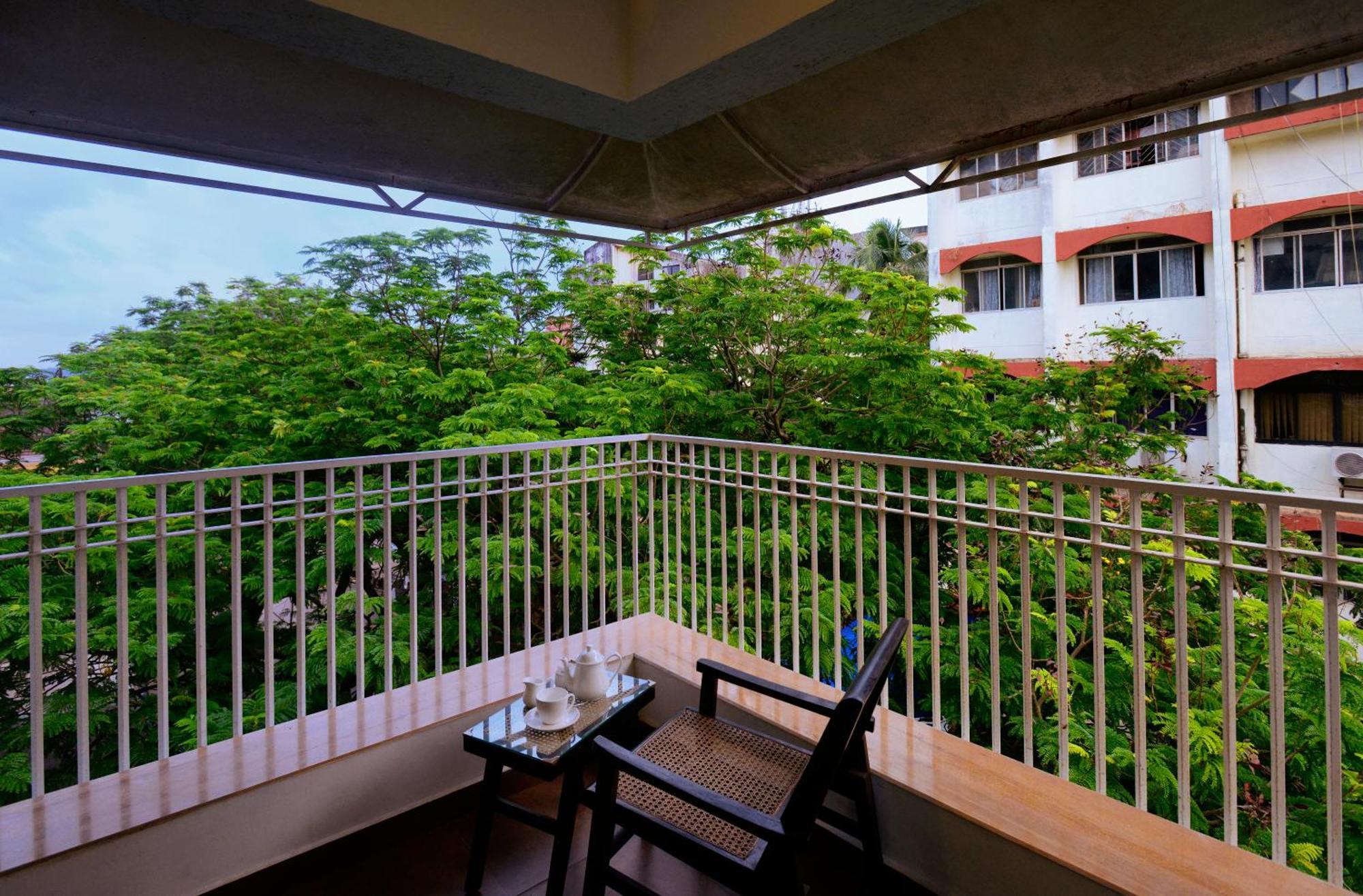 Treehouse Neptune Panaji Exteriör bild